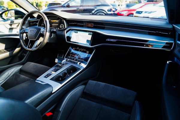 Audi A6 Avant 55 TFSI e quattro Competition | Panorama | S6 Look | 360 Camera | Elek. Trekhaak | Black Optic | 21 inch | MAXTON |