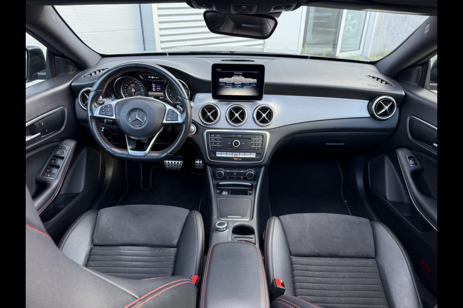 Mercedes-Benz CLA-Klasse Shooting Brake 180 Business Solution AMG Night Upgrade | Origineel NL | Panoramadak | Stoelverwarming | Sfeerverlichting