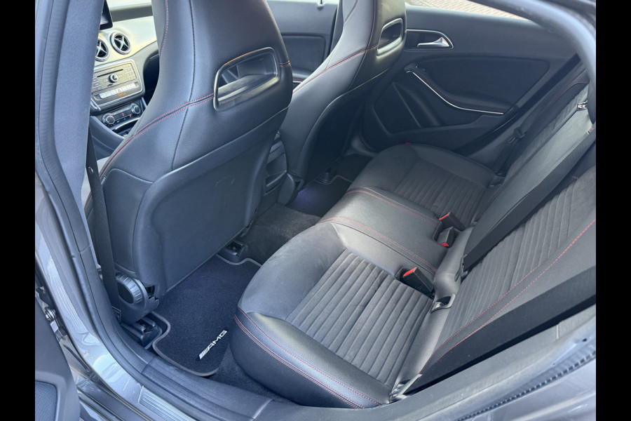 Mercedes-Benz CLA-Klasse Shooting Brake 180 Business Solution AMG Night Upgrade | Origineel NL | Panoramadak | Stoelverwarming | Sfeerverlichting