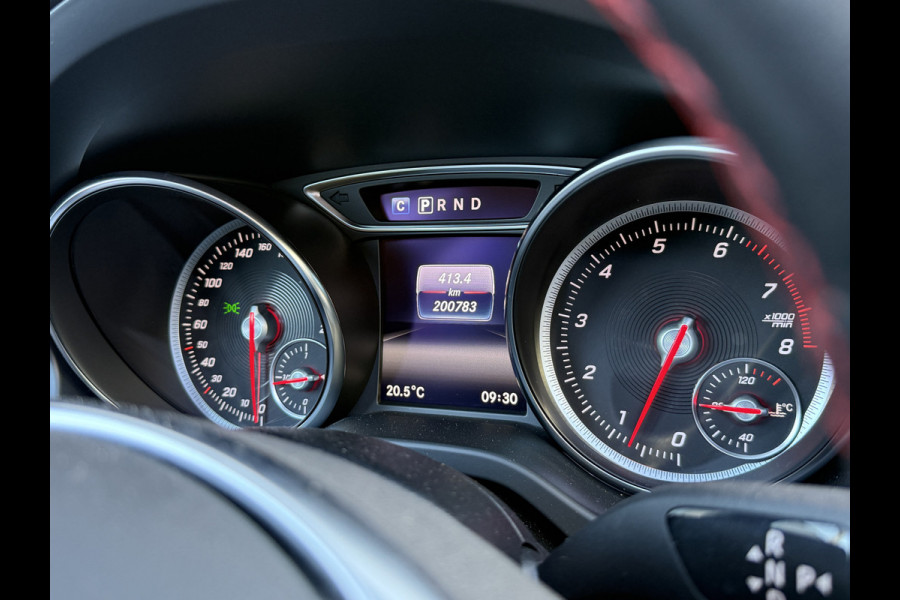Mercedes-Benz CLA-Klasse Shooting Brake 180 Business Solution AMG Night Upgrade | Origineel NL | Panoramadak | Stoelverwarming | Sfeerverlichting
