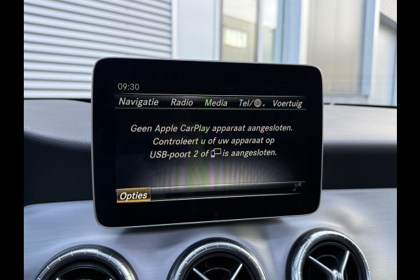 Mercedes-Benz CLA-Klasse Shooting Brake 180 Business Solution AMG Night Upgrade | Origineel NL | Panoramadak | Stoelverwarming | Sfeerverlichting