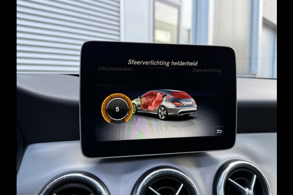 Mercedes-Benz CLA-Klasse Shooting Brake 180 Business Solution AMG Night Upgrade | Origineel NL | Panoramadak | Stoelverwarming | Sfeerverlichting