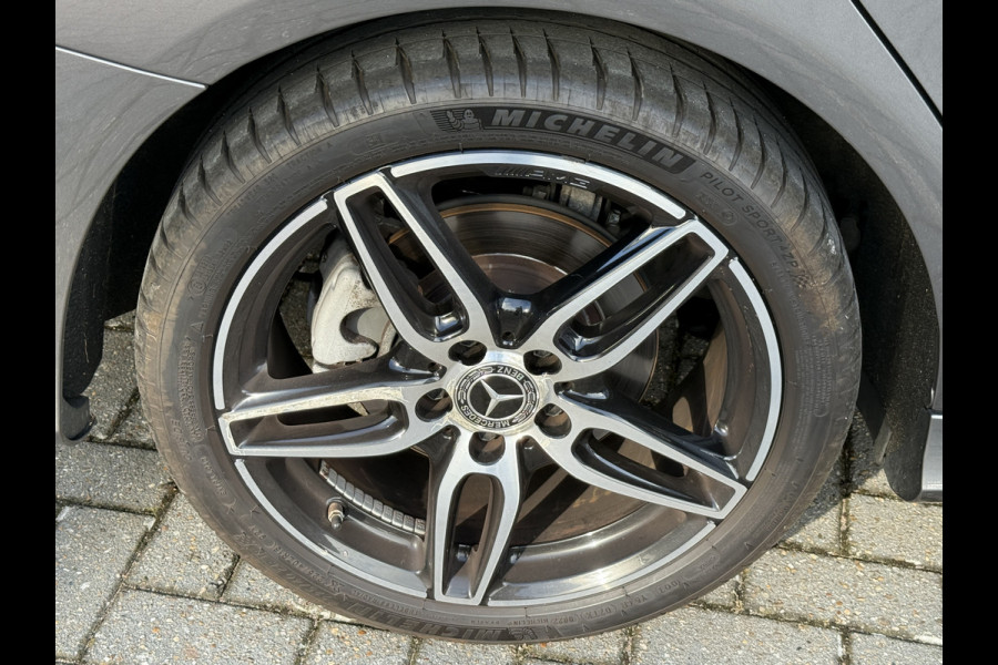 Mercedes-Benz CLA-Klasse Shooting Brake 180 Business Solution AMG Night Upgrade | Origineel NL | Panoramadak | Stoelverwarming | Sfeerverlichting