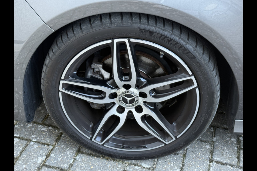 Mercedes-Benz CLA-Klasse Shooting Brake 180 Business Solution AMG Night Upgrade | Origineel NL | Panoramadak | Stoelverwarming | Sfeerverlichting