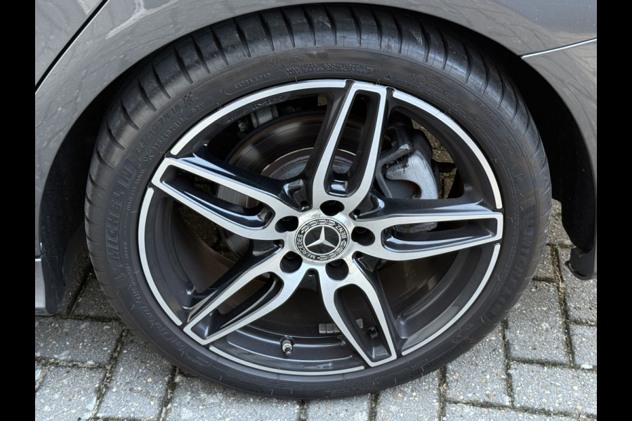Mercedes-Benz CLA-Klasse Shooting Brake 180 Business Solution AMG Night Upgrade | Origineel NL | Panoramadak | Stoelverwarming | Sfeerverlichting