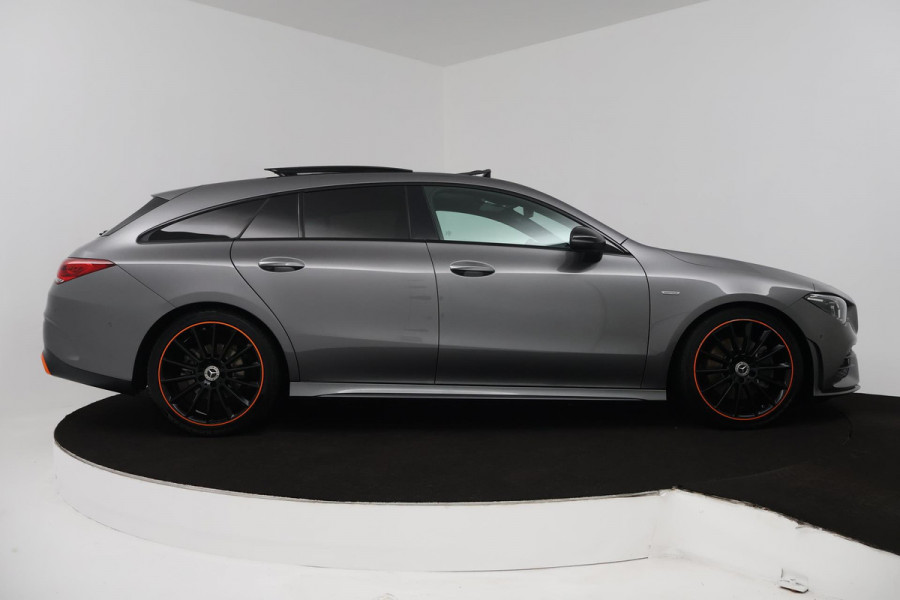Mercedes-Benz CLA-Klasse Shooting Brake 200 Premium Plus (PANORAMADAK, EDITION, STOELVERWARMING, SFEERVERLICHTING, ELEKTR STOELEN)