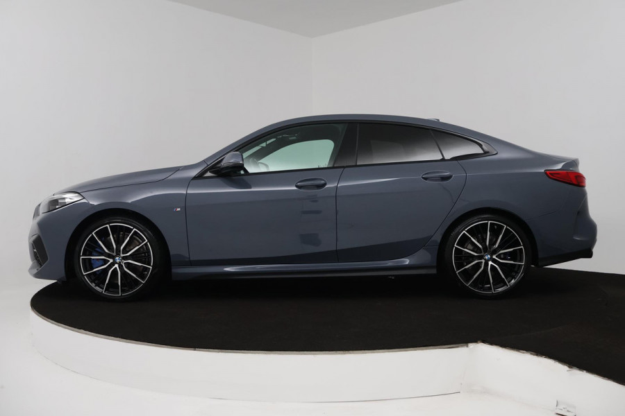 BMW 2 Serie Gran Coupé 218i High Executive Edition (SFEERVERLICHTING, CRUISE CONTROL, STOELVERWARMING, NAVIGATIE, AUTOMAAT)