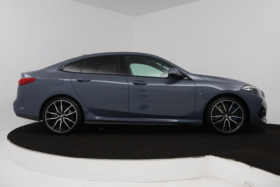 BMW 2 Serie Gran Coupé 218i High Executive Edition (SFEERVERLICHTING, CRUISE CONTROL, STOELVERWARMING, NAVIGATIE, AUTOMAAT)