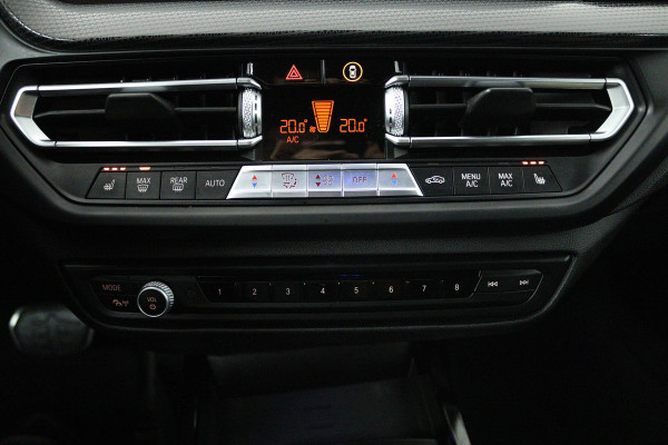BMW 2 Serie Gran Coupé 218i High Executive Edition (SFEERVERLICHTING, CRUISE CONTROL, STOELVERWARMING, NAVIGATIE, AUTOMAAT)