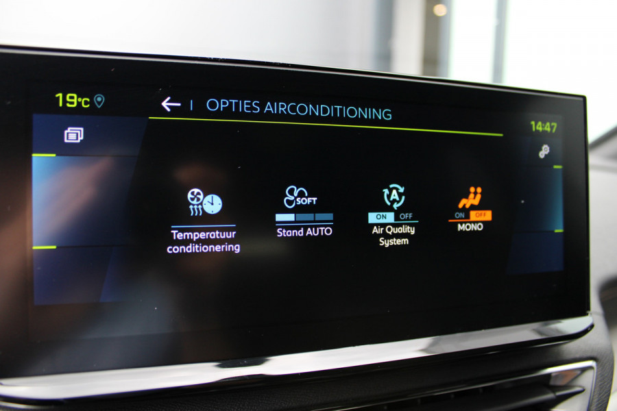 Peugeot 3008 1.6 HYbrid 225 GT | Black Pack | Navigatie 3D | Adaptieve cruise