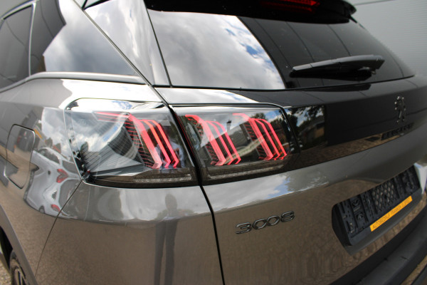 Peugeot 3008 1.6 HYbrid 225 GT | Black Pack | Navigatie 3D | Adaptieve cruise