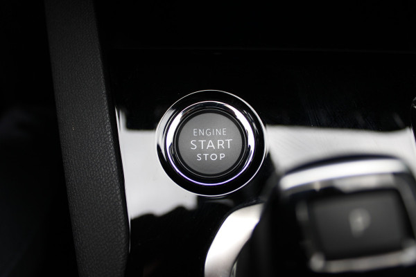 Peugeot 3008 1.6 HYbrid 225 GT | Black Pack | Navigatie 3D | Adaptieve cruise