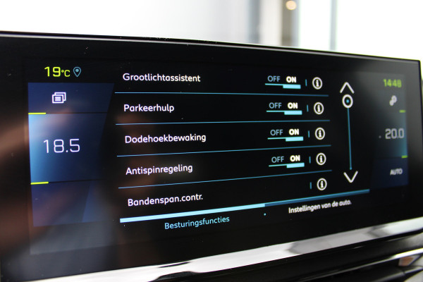 Peugeot 3008 1.6 HYbrid 225 GT | Black Pack | Navigatie 3D | Adaptieve cruise