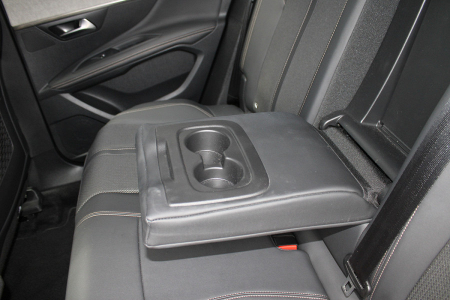 Peugeot 3008 1.6 HYbrid 225 GT | Black Pack | Navigatie 3D | Adaptieve cruise