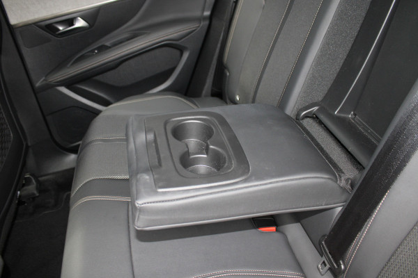 Peugeot 3008 1.6 HYbrid 225 GT | Black Pack | Navigatie 3D | Adaptieve cruise