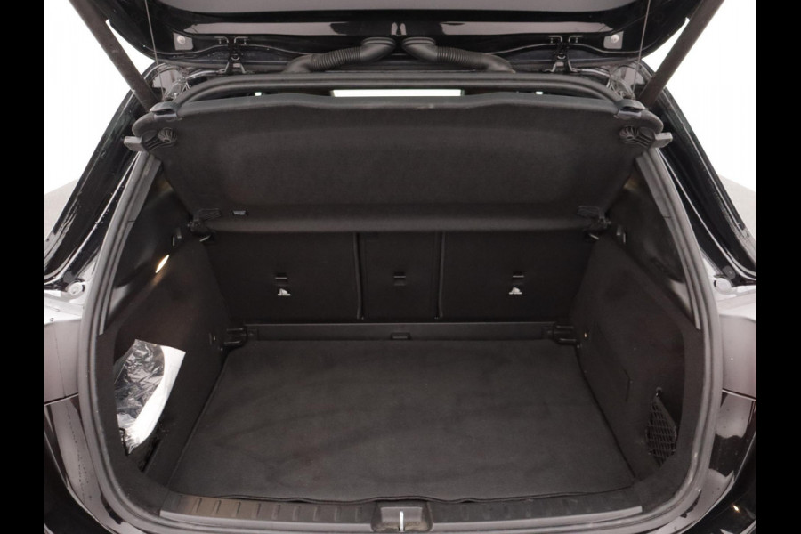 Mercedes-Benz GLA 200 Business Line CAMERA | NAVI | STOF-LEDER