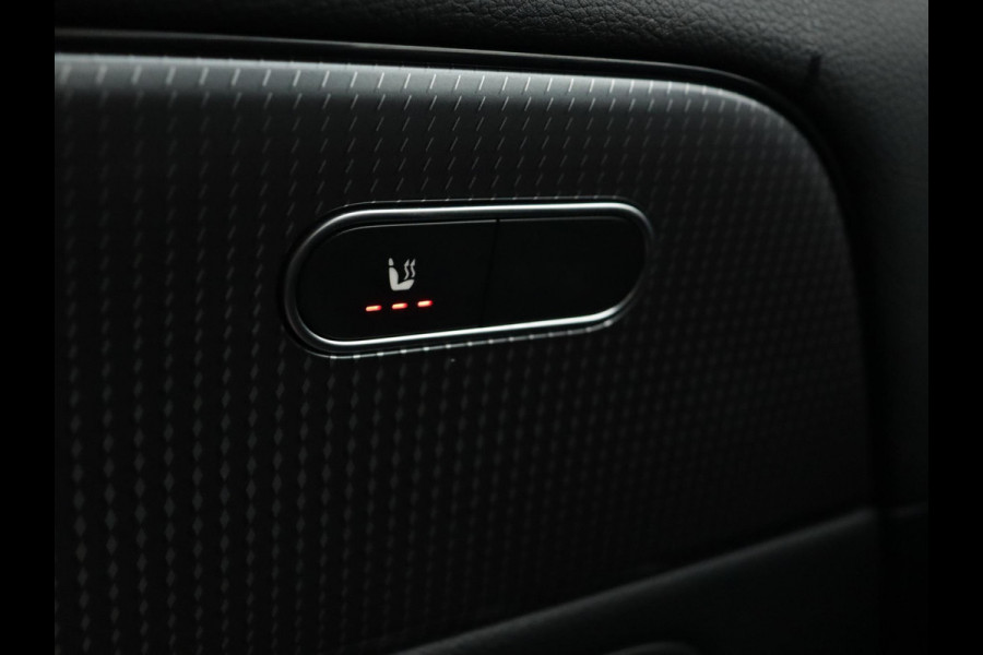 Mercedes-Benz GLA 200 Business Line CAMERA | NAVI | STOF-LEDER