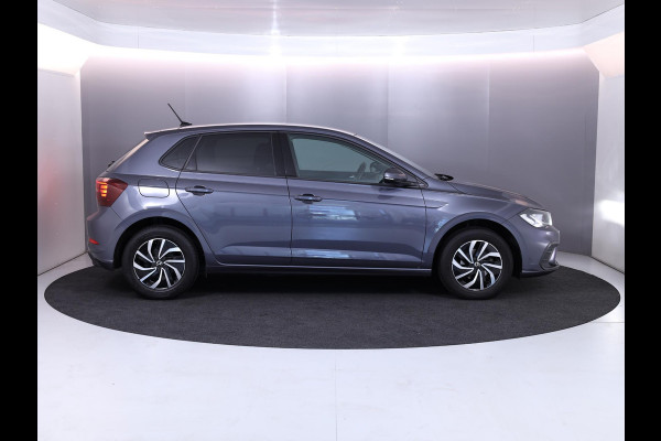 Volkswagen Polo 1.0 TSI Life 95 pk Automaat (DSG) | Verlengde garantie | Navigatie | Parkeersensoren | Achteruitrijcamera | Adaptieve cruise control | Stoelverwarming |