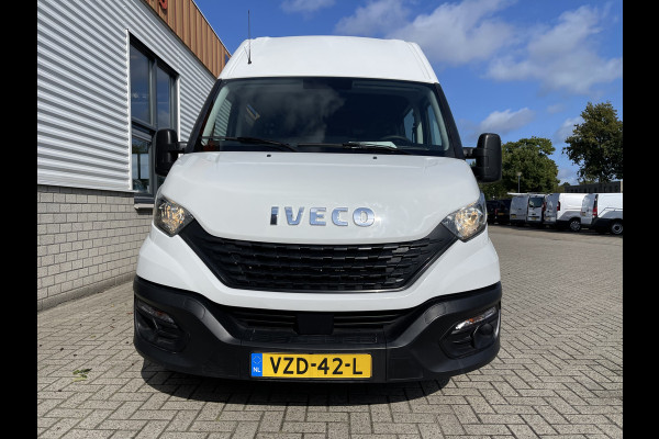 Iveco Daily 35S16V 2.3 410 L4H2 DC 7 persoons / ideaal voor motorsport camper / lease vanaf € 536 / mag 3500 kg trekken / climate control / euro 6 diesel / 270 graden achterdeuren !