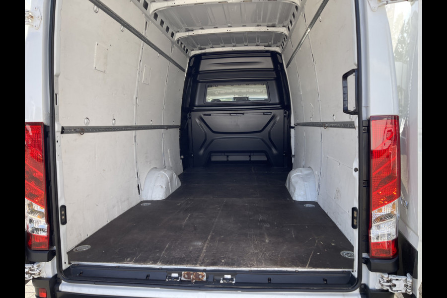 Iveco Daily 35S16V 2.3 410 L4H2 DC 7 persoons / ideaal voor motorsport camper / lease vanaf € 536 / mag 3500 kg trekken / climate control / euro 6 diesel / 270 graden achterdeuren !