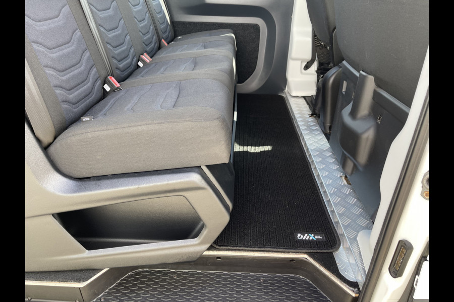 Iveco Daily 35S16V 2.3 410 L4H2 DC 7 persoons / ideaal voor motorsport camper / lease vanaf € 536 / mag 3500 kg trekken / climate control / euro 6 diesel / 270 graden achterdeuren !