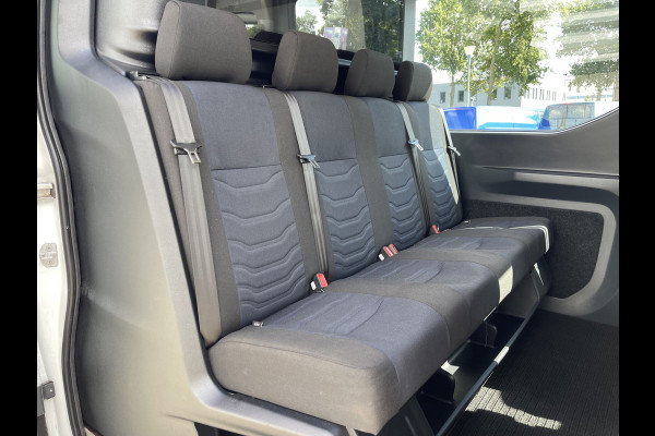 Iveco Daily 35S16V 2.3 410 L4H2 DC 7 persoons / ideaal voor motorsport camper / lease vanaf € 536 / mag 3500 kg trekken / climate control / euro 6 diesel / 270 graden achterdeuren !