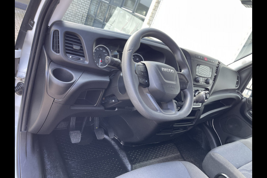 Iveco Daily 35S16V 2.3 410 L4H2 DC 7 persoons / ideaal voor motorsport camper / lease vanaf € 536 / mag 3500 kg trekken / climate control / euro 6 diesel / 270 graden achterdeuren !