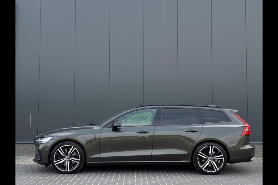 Volvo V60 2.0 T8 TE AWD R-Des. 392pk PANO CR CONTROL NAVI ECC