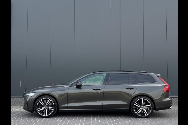 Volvo V60 2.0 T8 TE AWD R-Des. 392pk PANO CR CONTROL NAVI ECC