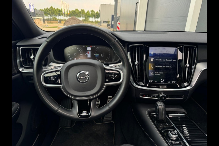Volvo V60 2.0 T8 TE AWD R-Des. 392pk PANO CR CONTROL NAVI ECC