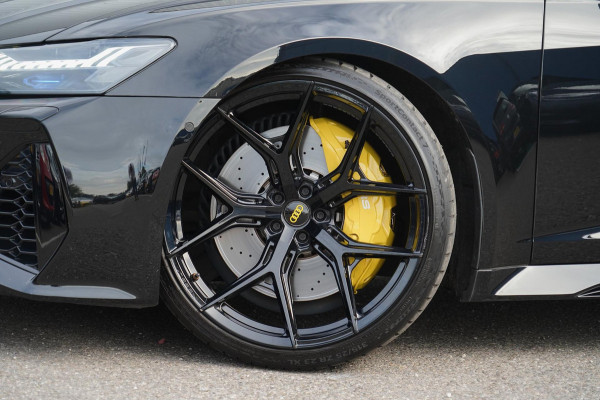 Audi RS6 Avant TFSI quattro / ABT uitlaat / RS dynamic pack / Vierwielsturing / 23 Inch LMV / Incl. BTW / Luchtvering / Pano / B&O