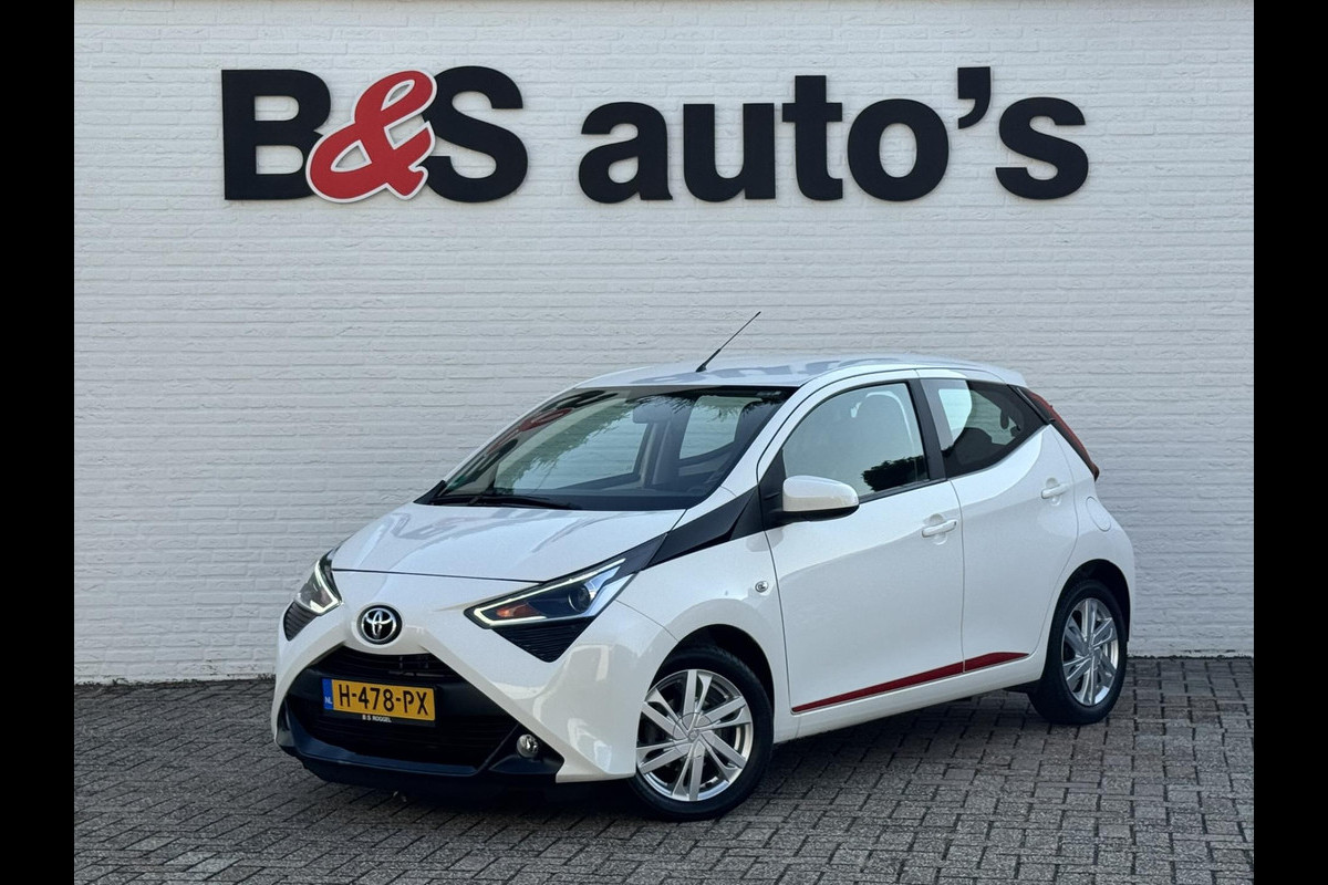 Toyota Aygo 1.0 VVT-i x-play Airco Achteruitrijcamera Apple Carplay / Android Auto Elektrisch bedienbare ramen Toyota Aygo 1.0 VVT-i x-play Airco Achteruitrijcamera Apple Carplay / Android Auto Elektrisch bedienbare ramen