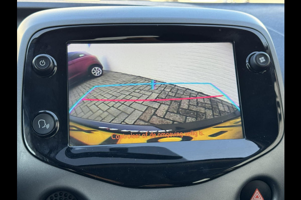 Toyota Aygo 1.0 VVT-i x-play Airco Achteruitrijcamera Apple Carplay / Android Auto Elektrisch bedienbare ramen