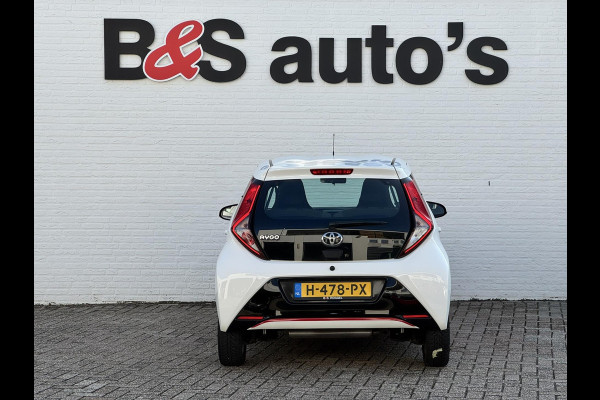 Toyota Aygo 1.0 VVT-i x-play Airco Achteruitrijcamera Apple Carplay / Android Auto Elektrisch bedienbare ramen