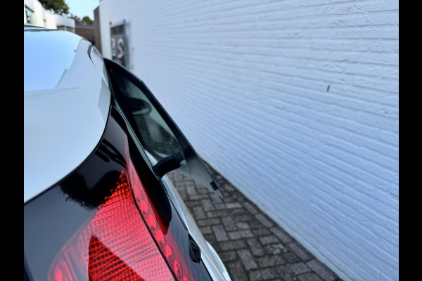 Toyota Aygo 1.0 VVT-i x-play Airco Achteruitrijcamera Apple Carplay / Android Auto Elektrisch bedienbare ramen