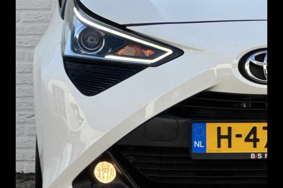 Toyota Aygo 1.0 VVT-i x-play Airco Achteruitrijcamera Apple Carplay / Android Auto Elektrisch bedienbare ramen