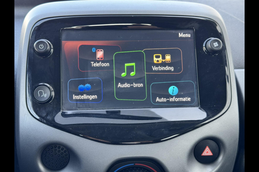 Toyota Aygo 1.0 VVT-i x-play Airco Achteruitrijcamera Apple Carplay / Android Auto Elektrisch bedienbare ramen