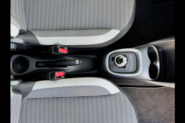 Toyota Aygo 1.0 VVT-i x-play Airco Achteruitrijcamera Apple Carplay / Android Auto Elektrisch bedienbare ramen
