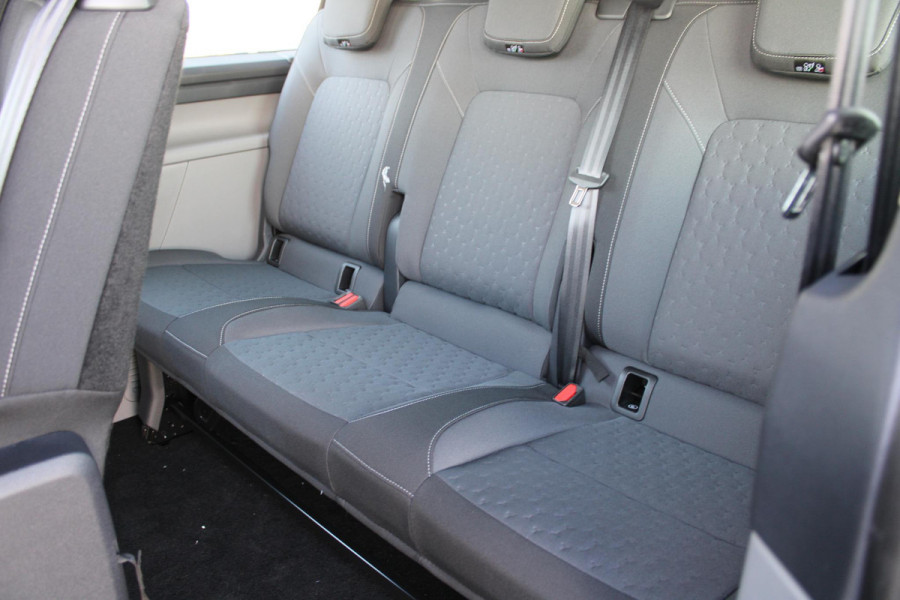 Ford Transit Custom 340 2.5 PHEV L2H1 Limited 233pk | Incl. BTW/BPM | Kombi | Dubbele zijschuifdeur | Privacy Glass | Inklapbare trekhaak | 17 inch lichtmetalen velgen | Driver Assistance Pack Premium | Verwarmbaar stuurwiel
