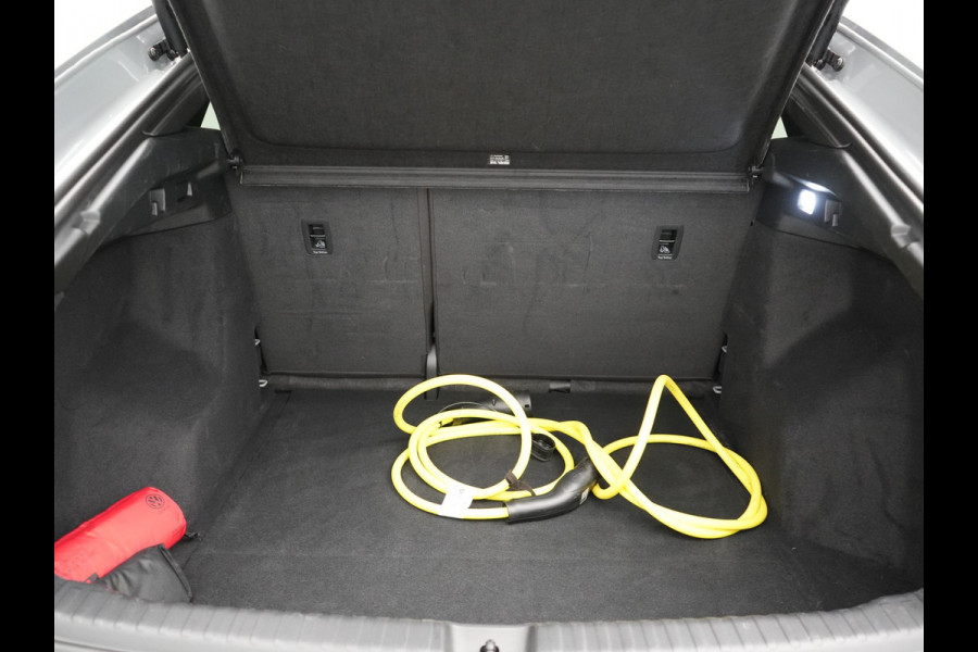 Audi Q4 e-tron Sportback 35 2 x S Line 170pk Dealer O.H INCL BTW | Lederen Sportstoelen | 20"L.M | Apple Carplay | Black Optic | Sfeerverlichting | Virtual |