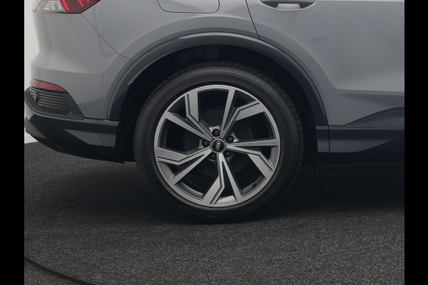 Audi Q4 e-tron Sportback 35 2 x S Line 170pk Dealer O.H INCL BTW | Lederen Sportstoelen | 20"L.M | Apple Carplay | Black Optic | Sfeerverlichting | Virtual |