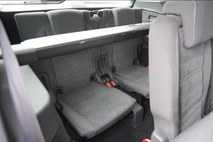 Volkswagen Touran 1.4 TSI Comfortline Business 7p / Navigatie / Camera / Trekhaak / 111dkm NAP / 2e Eigenaar