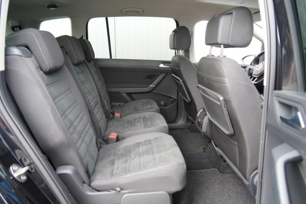 Volkswagen Touran 1.4 TSI Comfortline Business 7p / Navigatie / Camera / Trekhaak / 111dkm NAP / 2e Eigenaar