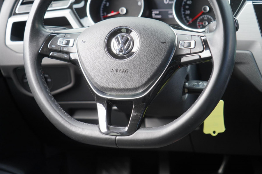 Volkswagen Touran 1.4 TSI Comfortline Business 7p / Navigatie / Camera / Trekhaak / 111dkm NAP / 2e Eigenaar