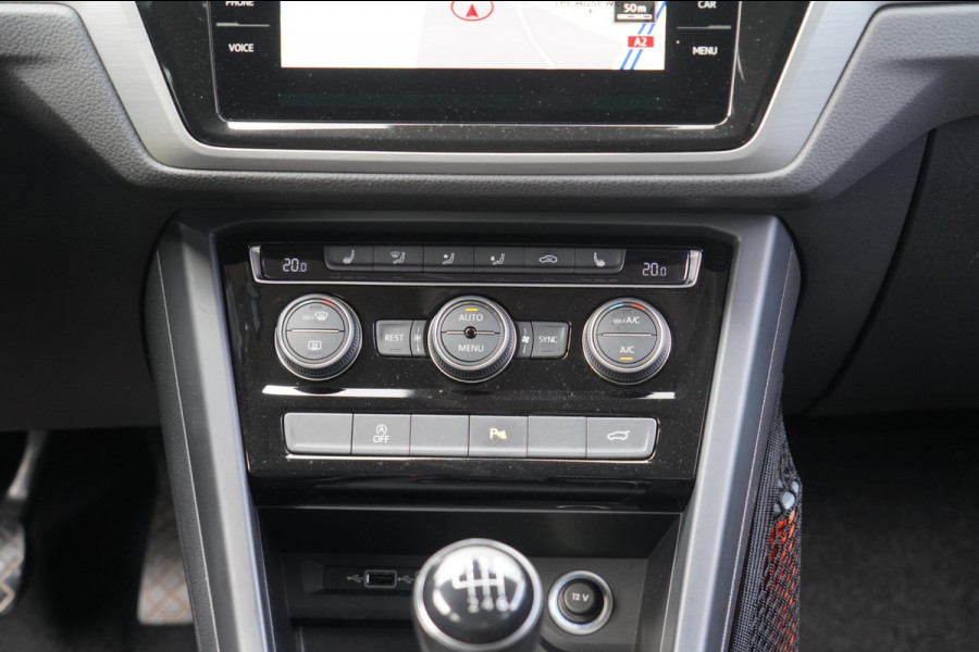Volkswagen Touran 1.4 TSI Comfortline Business 7p / Navigatie / Camera / Trekhaak / 111dkm NAP / 2e Eigenaar