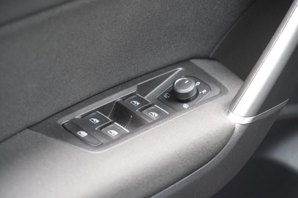 Volkswagen Touran 1.4 TSI Comfortline Business 7p / Navigatie / Camera / Trekhaak / 111dkm NAP / 2e Eigenaar