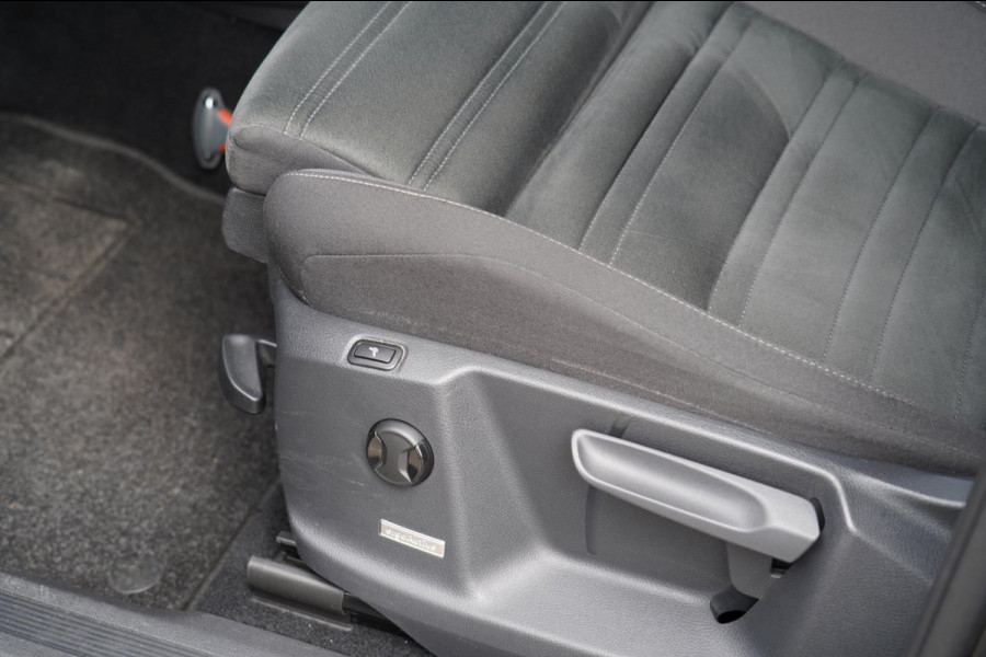 Volkswagen Touran 1.4 TSI Comfortline Business 7p / Navigatie / Camera / Trekhaak / 111dkm NAP / 2e Eigenaar