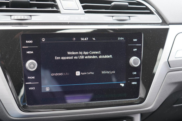 Volkswagen Touran 1.4 TSI Comfortline Business 7p / Navigatie / Camera / Trekhaak / 111dkm NAP / 2e Eigenaar