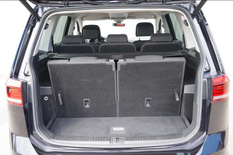 Volkswagen Touran 1.4 TSI Comfortline Business 7p / Navigatie / Camera / Trekhaak / 111dkm NAP / 2e Eigenaar