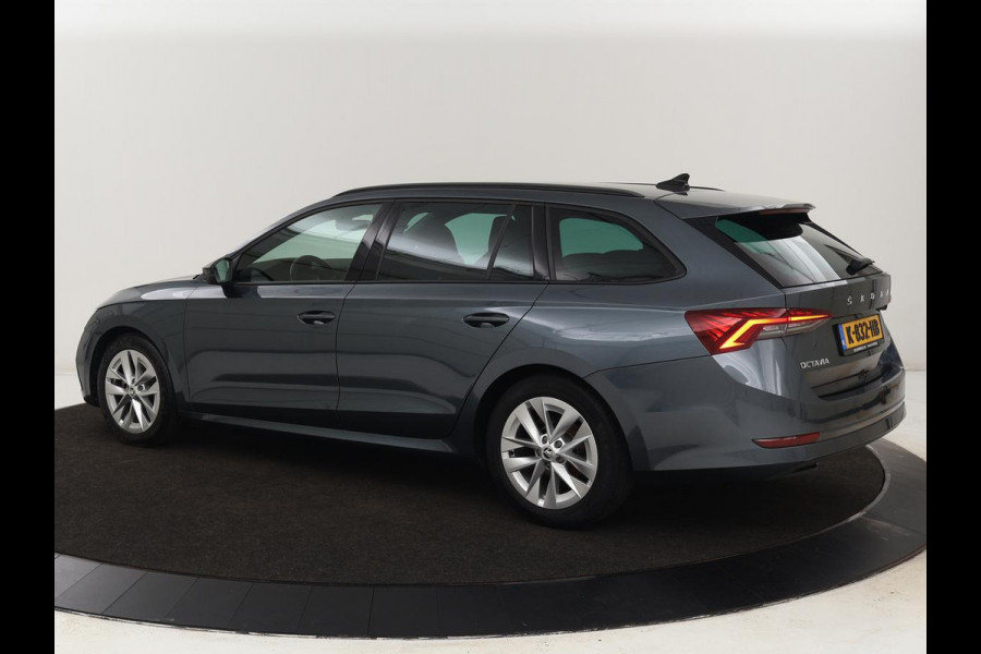 Škoda Octavia Combi 1.0 e-TSI Sport Bns | Automaat | Carplay | Cruise Control | LED | Sfeer verlichting | Climate controle | PDC | Sportstoelen | DAB+